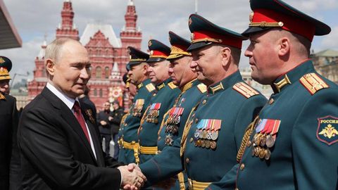 “Украина дронлари Москвадаги парадда учиб ўтиши мумкин” — Зеленский