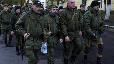 Britaniya Rossiya armiyasiga migrantlarni yollagan 35 nafar shaxs va tashkilotlarga sanksiya kiritdi