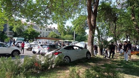 В Ташкенте столкнулись 15 автомобилей: пострадали четыре человека (видео)
