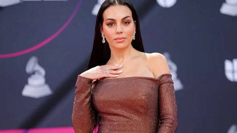 Ronalduning sevgilisi Nyu Yorkdagi bayramda to‘y libosida ko‘rinish berdi (foto)