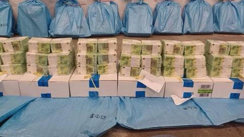 Vengriya Orban davrida musodara qilingan Ukraina pul va oltinlarini qaytardi