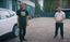 Sadir Japarov Issiqko&lsquo;lda chiqindi tozalagan ekofaolga avtomobil sovg&lsquo;a qildi (foto)