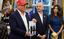 Трамп Путинни футбол бўйича жаҳон чемпионатига келиши мумкинлигини маълум қилди