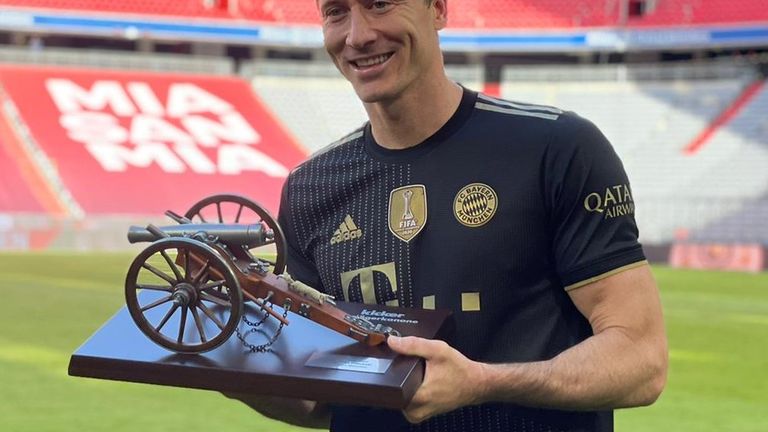 Роберт Левандовски Бундеслига рекордини ўрнатди