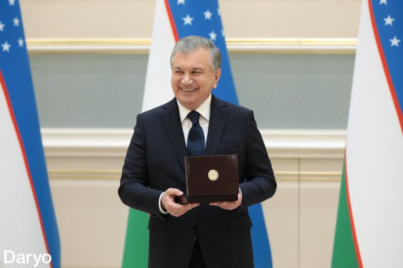Шавкат Мирзиёев Ўзбекистон мустақиллигининг 30 йиллиги муносабати билан бир гуруҳ фаол фуқароларни мукофотлади