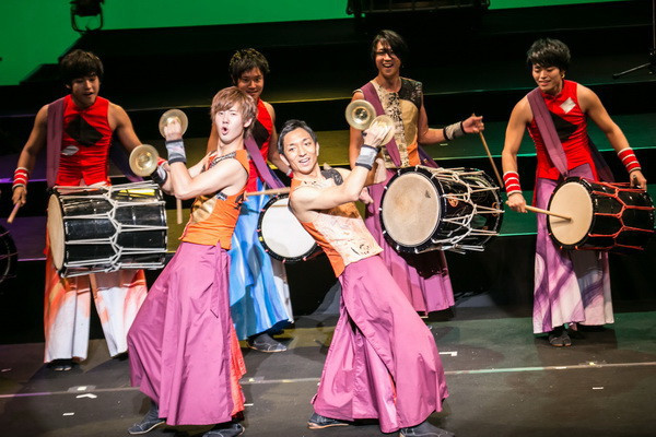 Tashkent greets Japanese drummers with applause