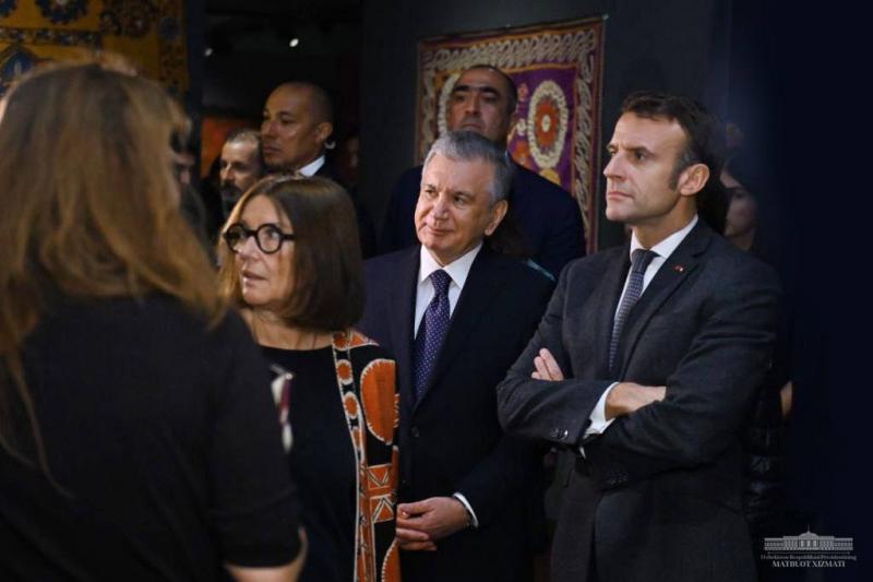 O‘zbekiston va Fransiya prezidentlari Arab dunyosi institutiga tashrif buyurdi (foto)