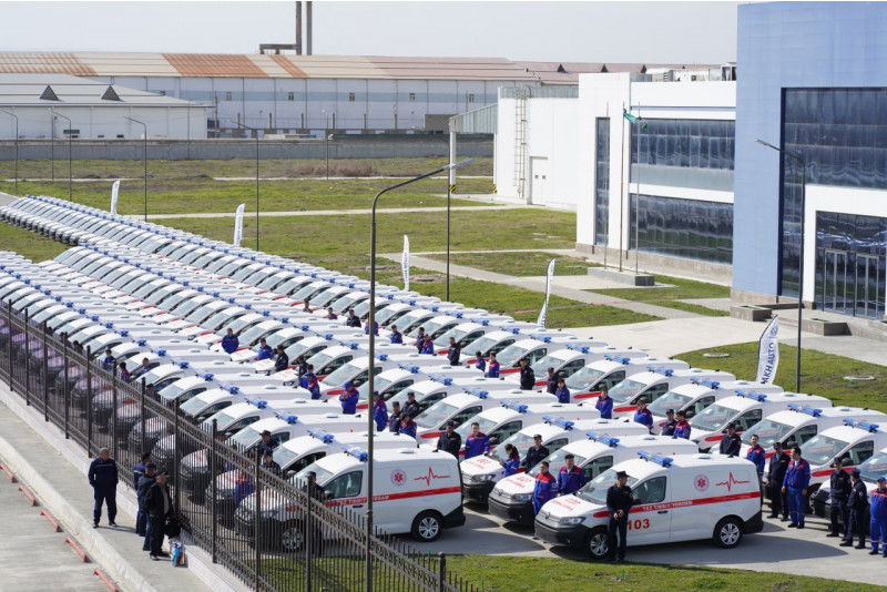 Uzbek health system replenished by brand-new German ambulances