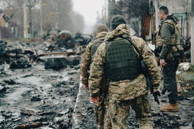“Россия ИШИДдан баттар”. Украина расмийлари ва Зеленский украиналик аскарнинг боши кесилишига қандай муносабат билдирди?