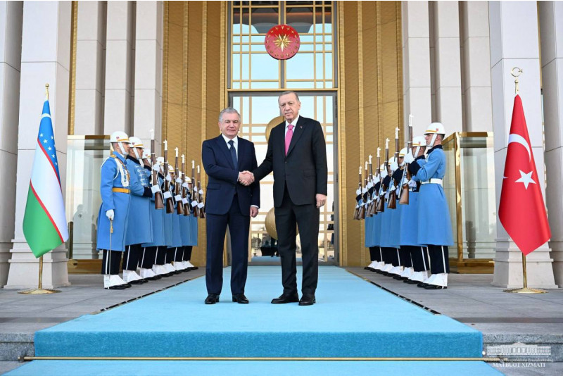 Turkiya prezidenti Shavkat Mirziyoyevni Konstitutsion referendum muvaffaqiyatli o‘tkazilgani bilan tabrikladi