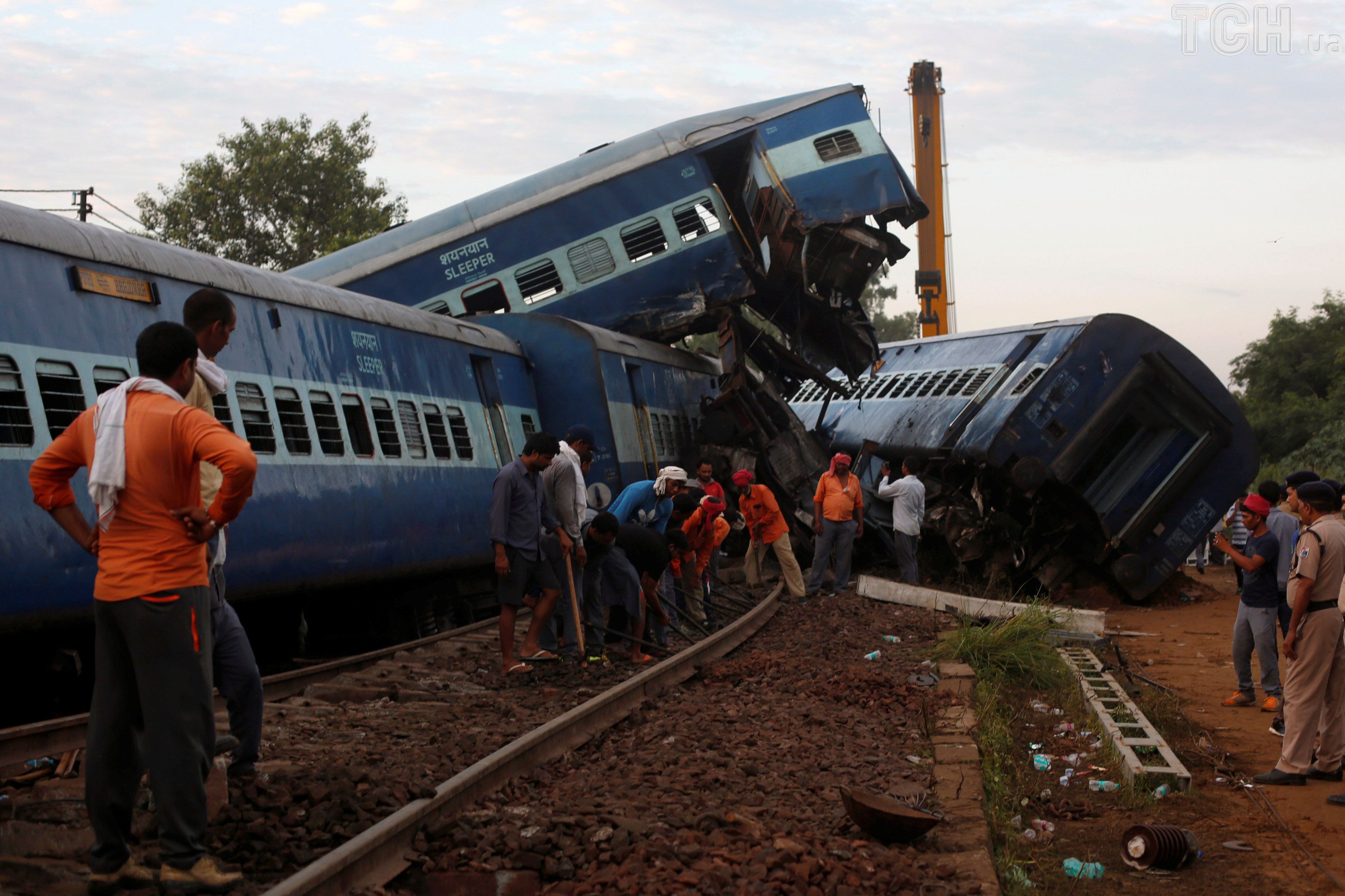 Поезд устал. Железнодорожная катастрофа на станции Гайсал (Индия, 1999). ЖД катастрофа Шри Ланка 2004. Крушение в Фирозабаде (Индия, 1995).