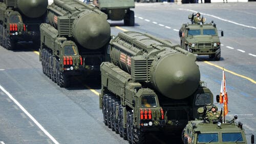 Russian nuclear. РС-24 Ярс. Ярс ракетный комплекс. Ядерное вооружение России. Ядерное оружие России.