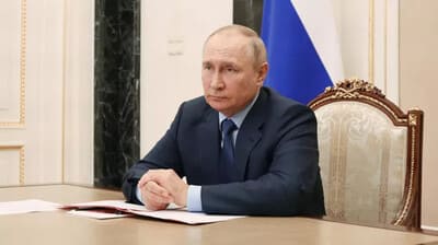Vladimir Putin meets with Prigozhin in Kremlin five days after coup attempt