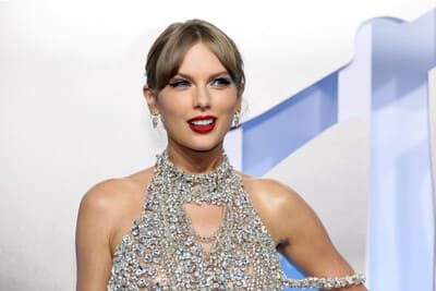 Taylor Swift makes music history: four albums simultaneously in U.S. Top 10