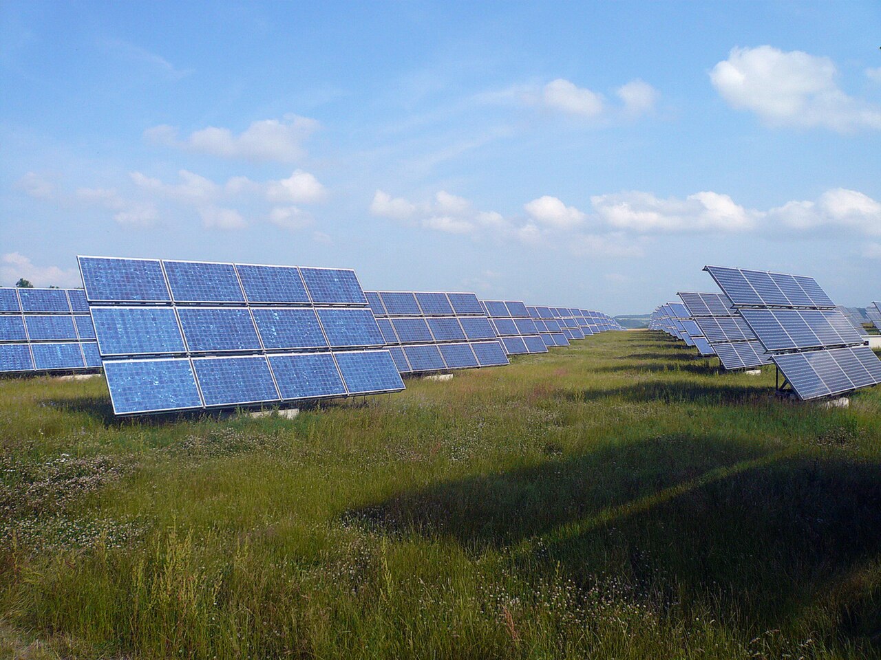 Солнечная электростанция. Солнечные электростанции в Германии. Солнечная Энергетика в Германии. Самарканд Солнечная электростанция. Солнечная гелиостанция.
