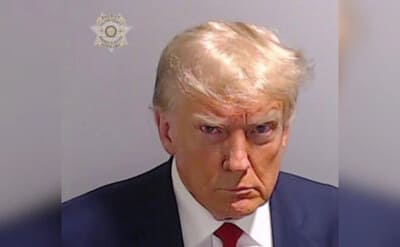 «То, что здесь произошло, является пародией на правосудие» — Дональд Трамп вышел из тюрьмы через 20 минут после ареста