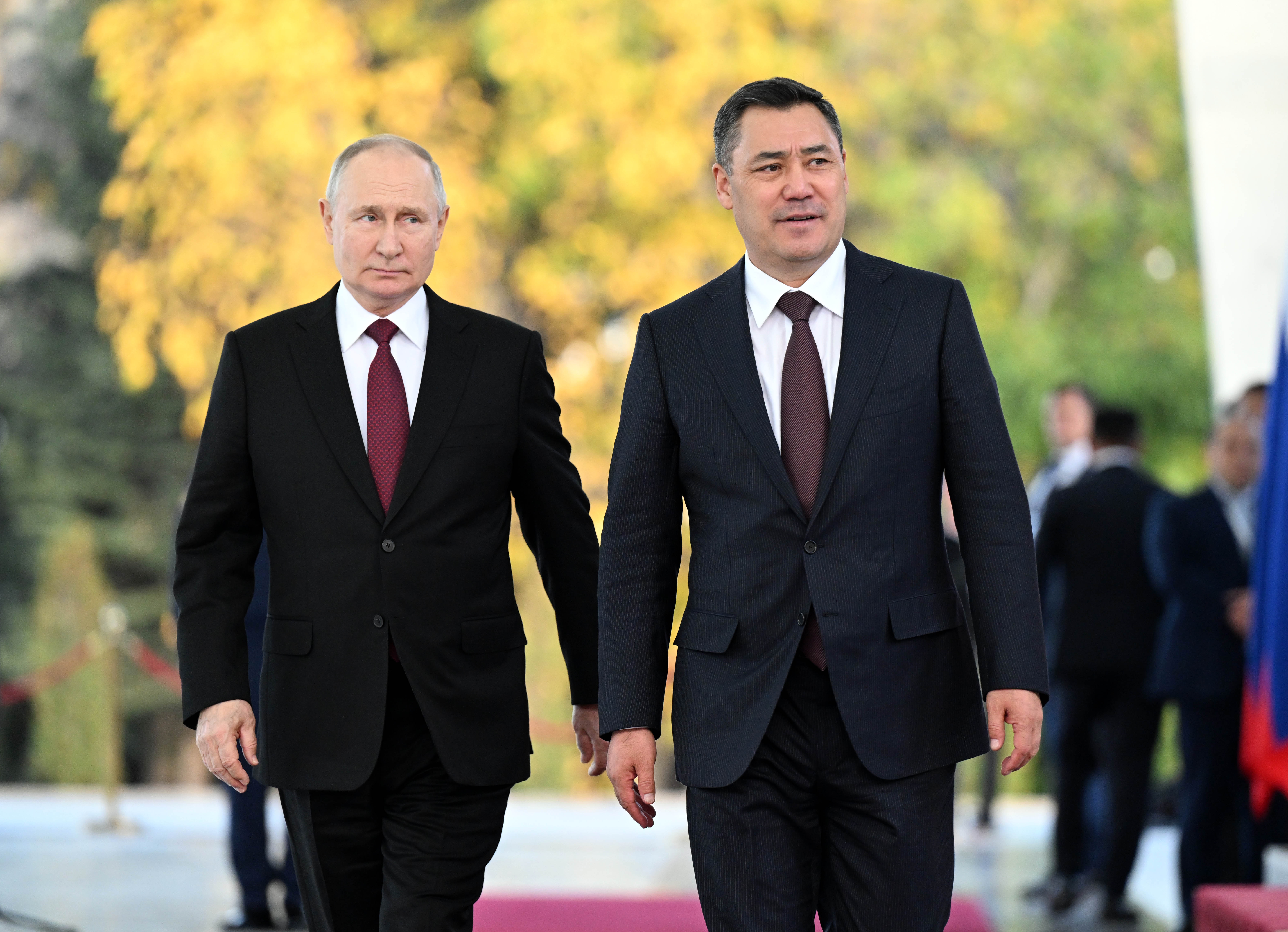 Kyrgyz president extends warm congratulations to Russian military base on 20th anniversary 
