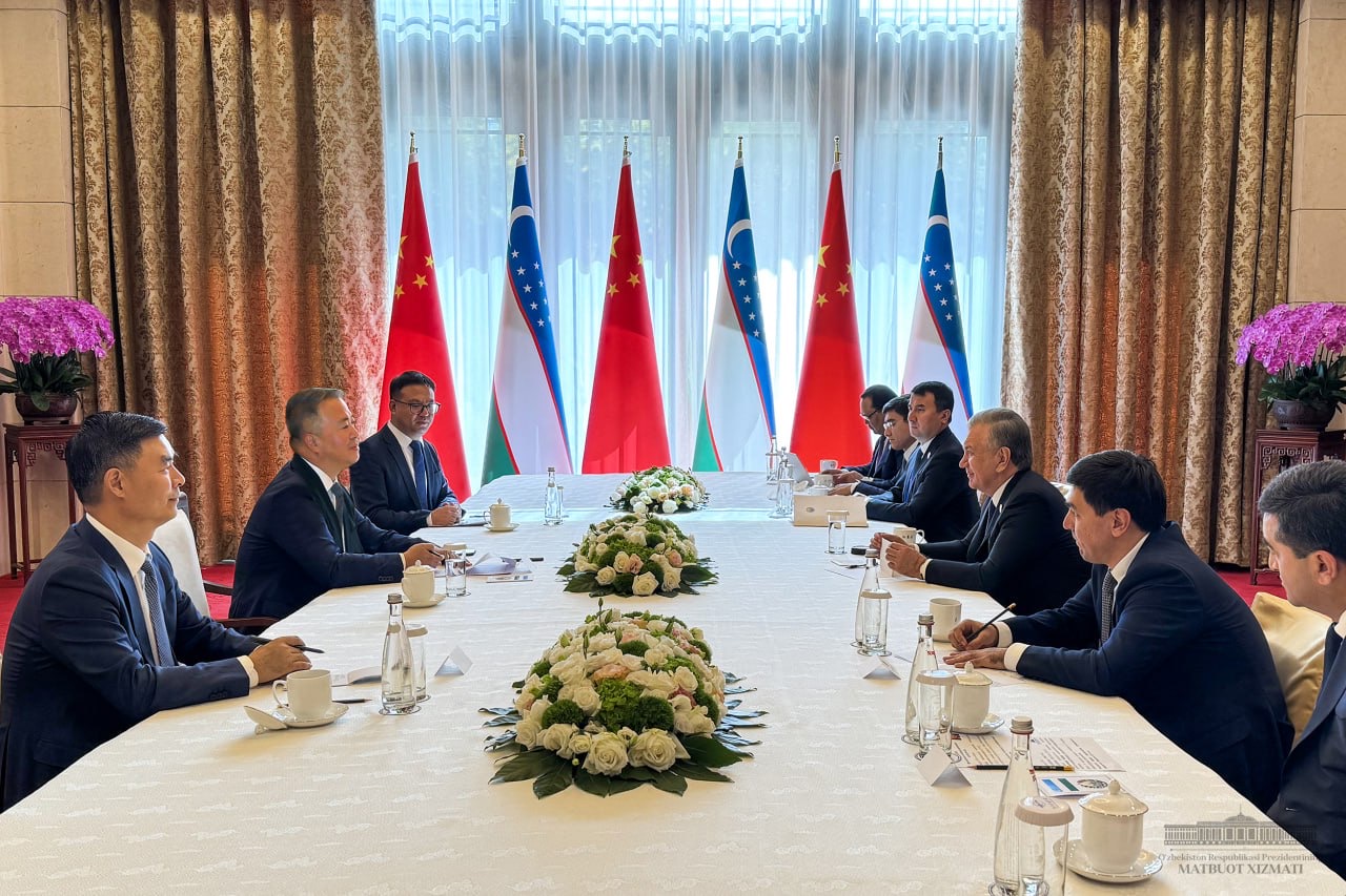 President of Uzbekistan meets with Chinese corporation CAMCE chairman to boost economic partnerships 