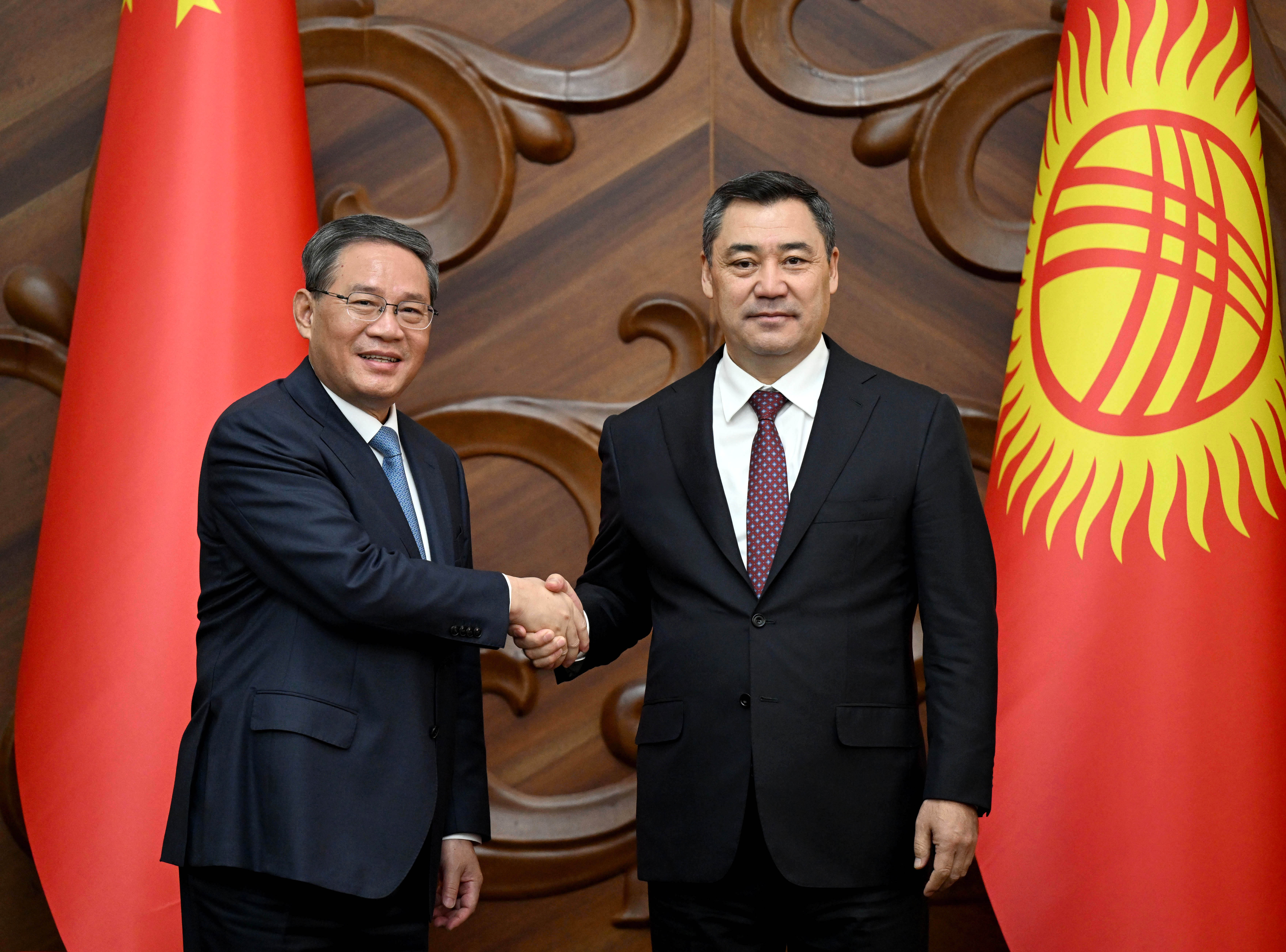 President of Kyrgyzstan and Chinese Premier meet to strengthen strategic partnership 