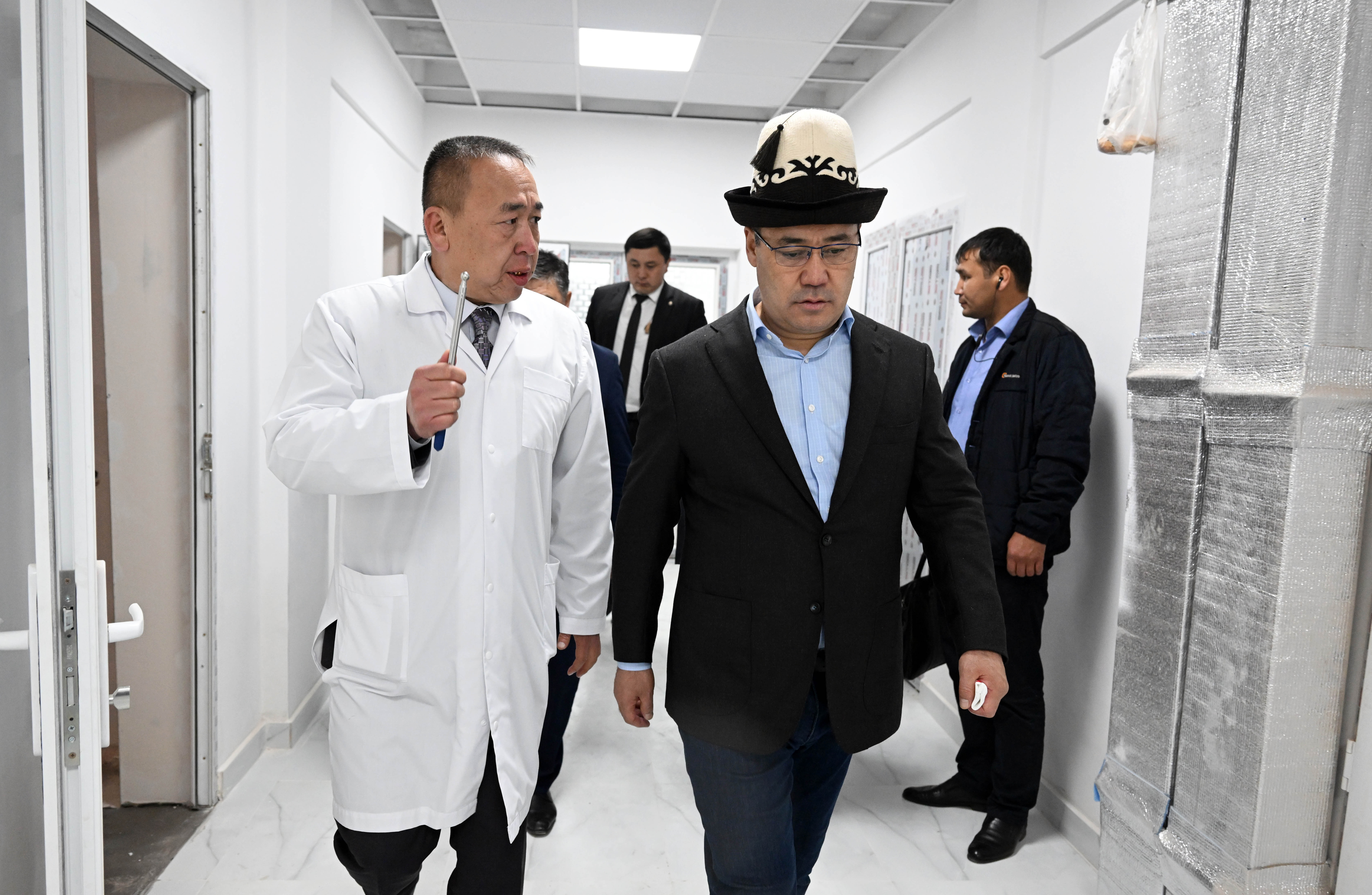 President Sadyr Japarov surveys progress on 400-student sports school and 100-bed hospital in Jalal-Abad region 