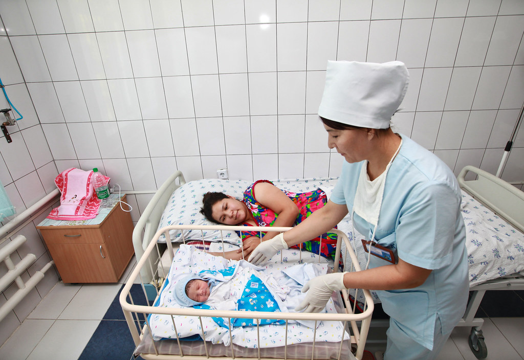 Uzbekistan and Belarus maternal and child health partnership strengthens with 900 midwives training 