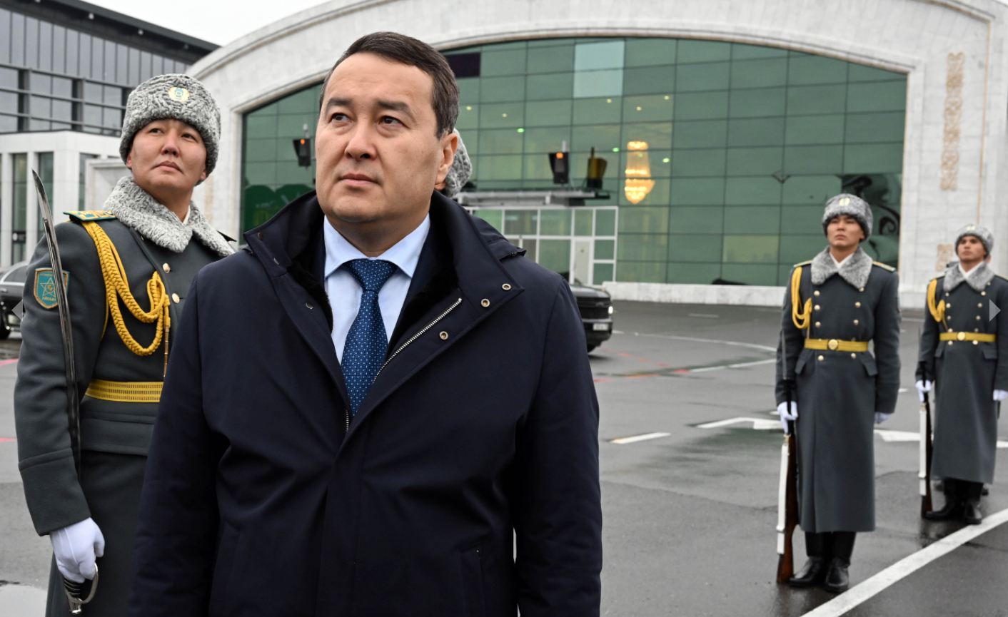  President Sadyr Zhaparov arrives in Astana for OTS
