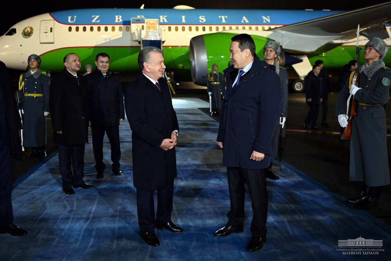 President of Uzbekistan arrives in Astana for Turkic countries summit 