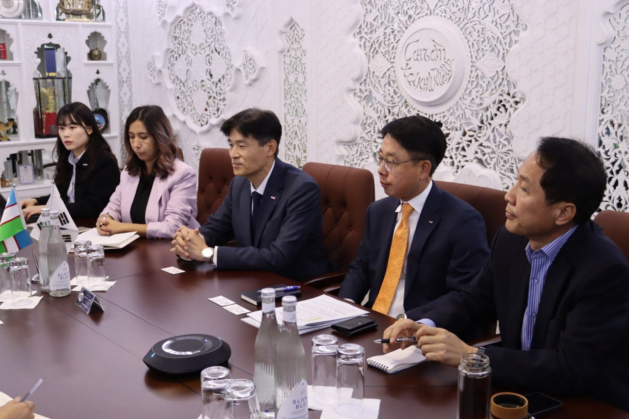 Korea Exchange delegation strengthens ties with Uzbekistan's 'Toshkent' for capital market growth 