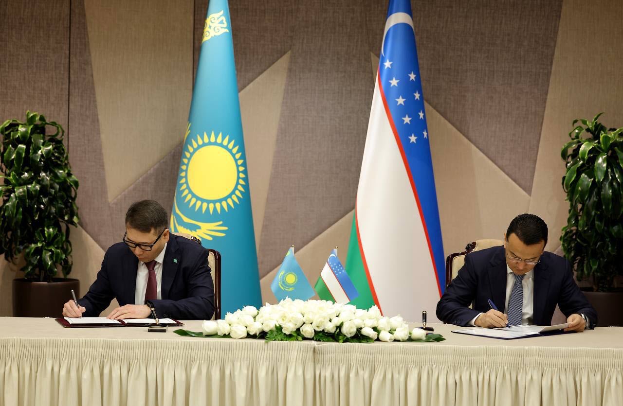 Uzbekistan and Kazakhstan sign pivotal agreement at ECO Summit for 'Central Asia' cooperation 