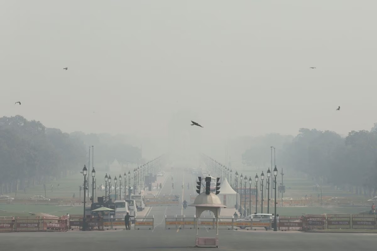 New Delhi implements emergency measures as severe air pollution crisis continues 