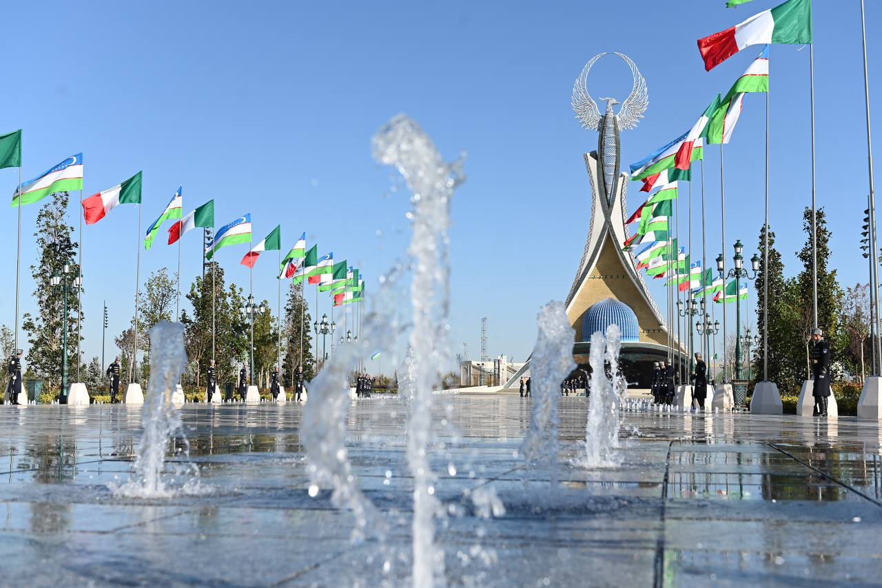 Italian President Sergio Mattarella and daughter Laura visit "New Uzbekistan" park 