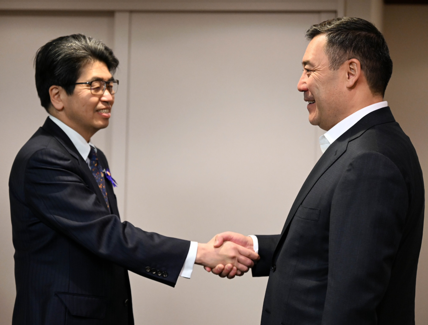 President of Kyrgyzstan and JBIC manager foster economic cooperation in Tokyo visit 