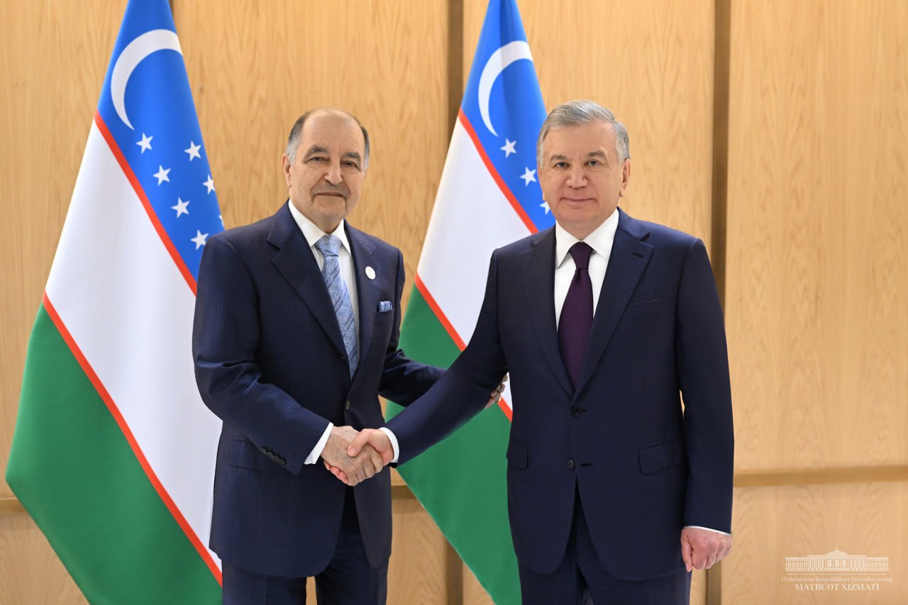 President of Uzbekistan, Shavkat Mirziyoyev,  with Seifi Ghasemi, the Chairman of the Board of "Air Products,"