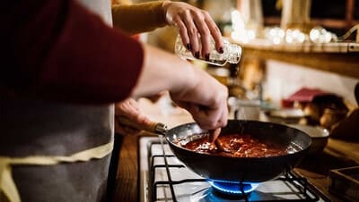Узбекистанские мужчины проводят меньше времени на кухне, чем итальянцы 