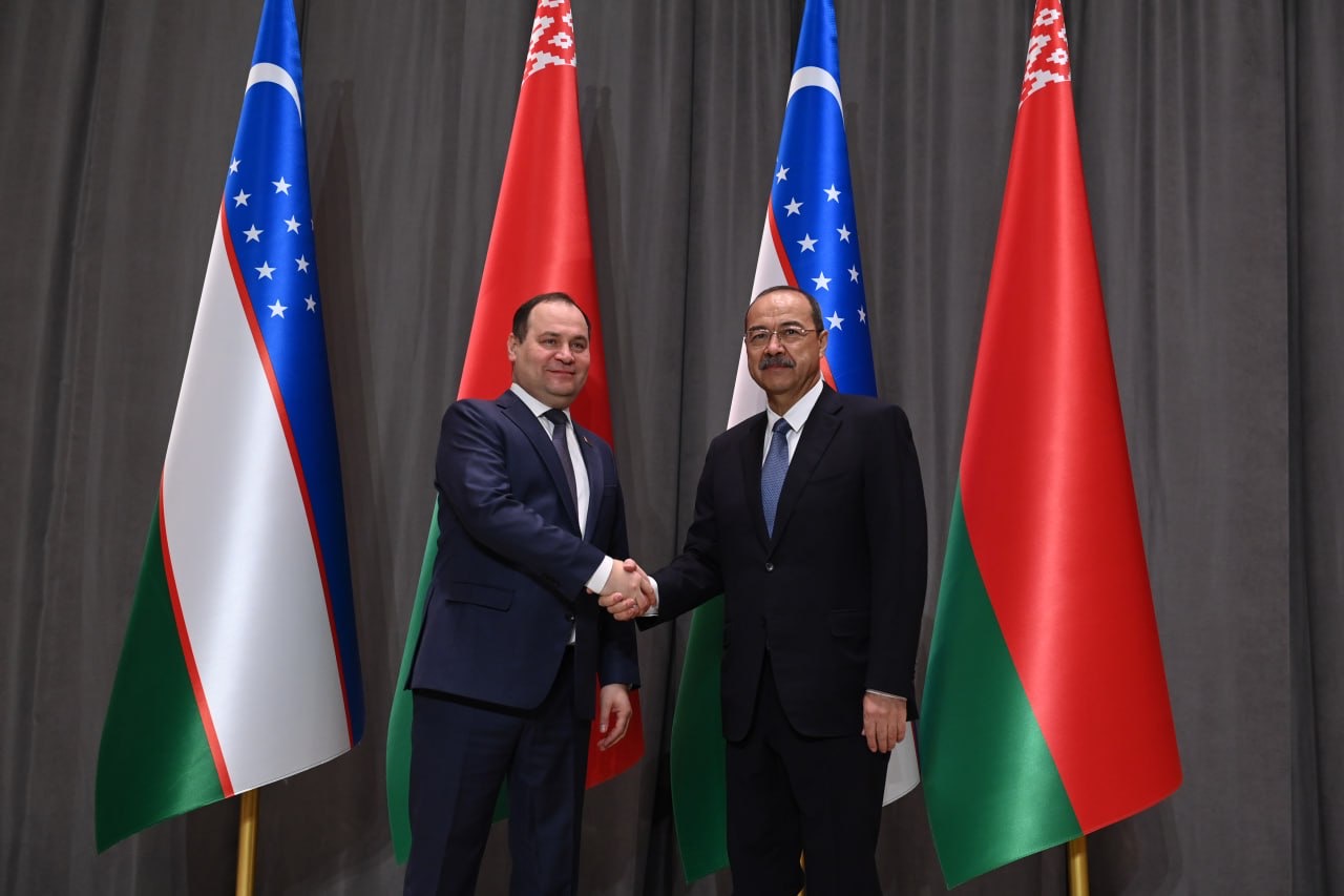 Prime Minister Abdulla Aripov of Uzbekistan and Prime Minister Roman Golovchenko of Belarus