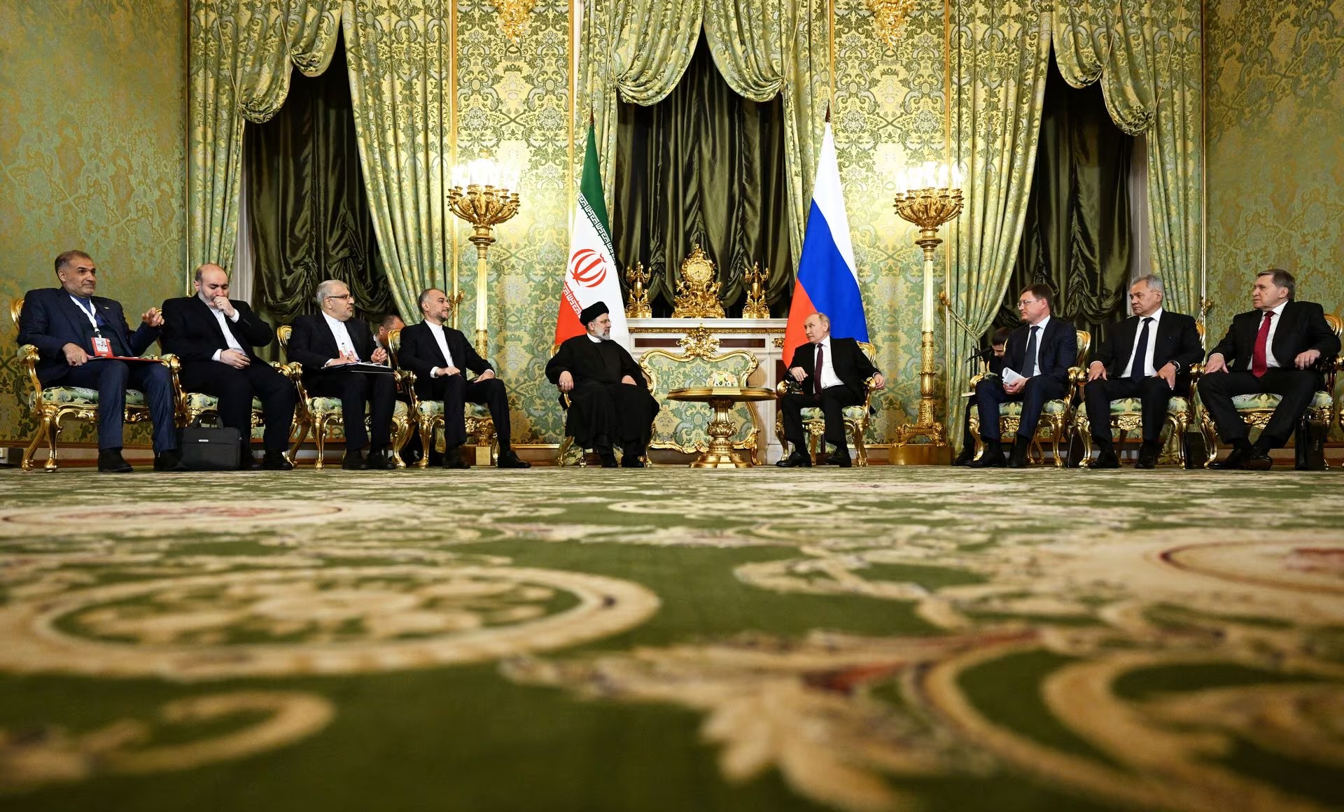 President Ebrahim Raisi in talks with Putin