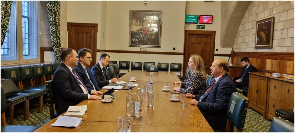 Deputy Foreign Minister of Uzbekistan Bobur Usmanov  with Karen Bradley, the Chairperson of the British Group Inter-Parliamentary Union (BGIPU)
