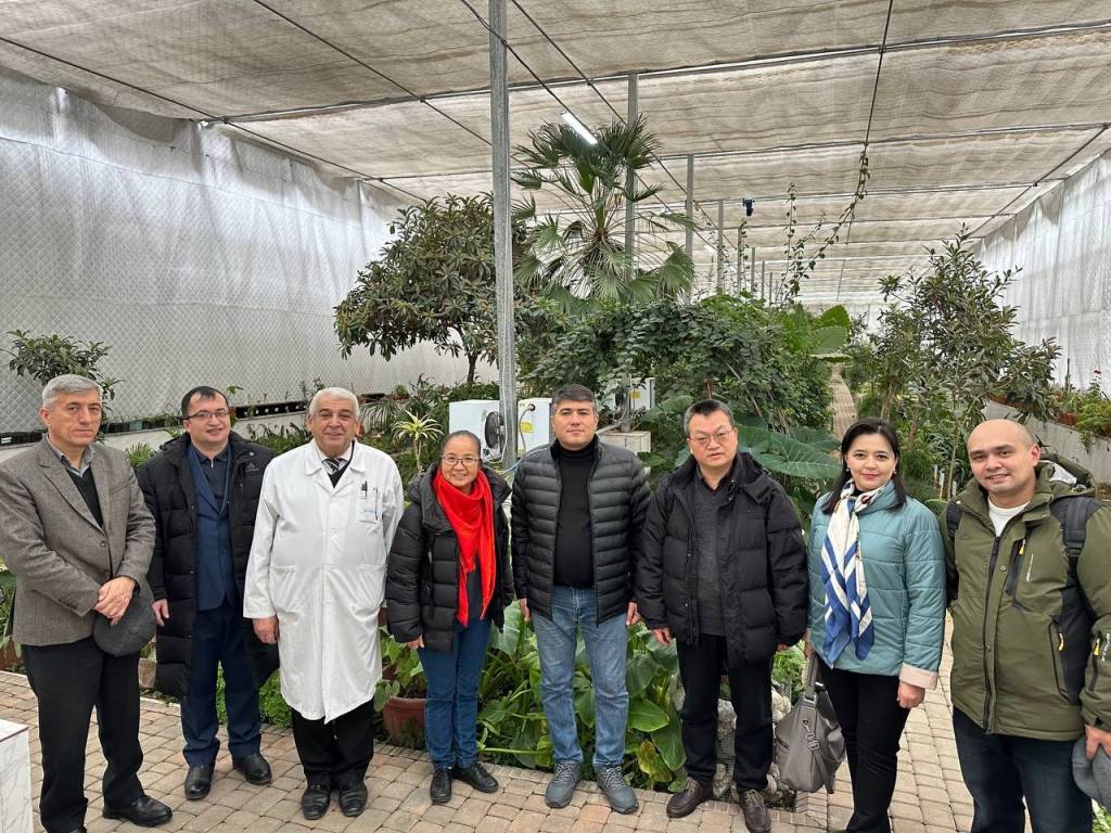 Directors Qiao Gexia and Chen Jun of the Chinese Academy of Sciences visit Uzbekistan for joint zoological research efforts