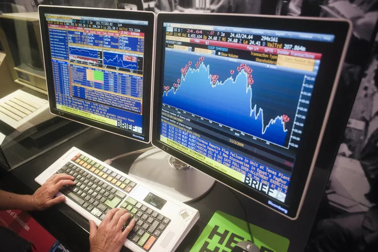A Bloomberg terminal analyzing data