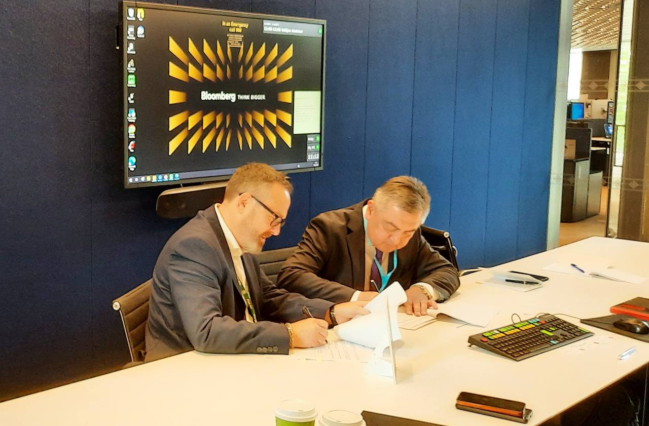 UZCE and Bloomberg sign a deal to share data and statistics, opening the Uzbek market to foreign investment