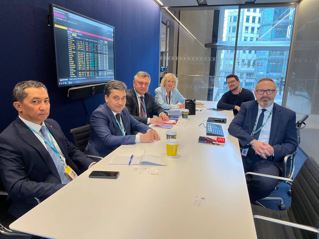 During a July visit to London the delegation from UZCE finalized the strategic partnership with Bloomberg