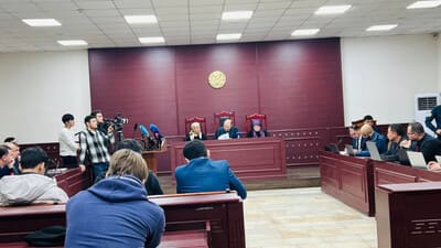 Фармацевтика агентлигининг “Док-1 Макс” бўйича судланаётган собиқ раҳбари танасида жароҳатлар аниқланмагани маълум қилинди. У аввалроқ терговда қийноққа солинганини айтганди
