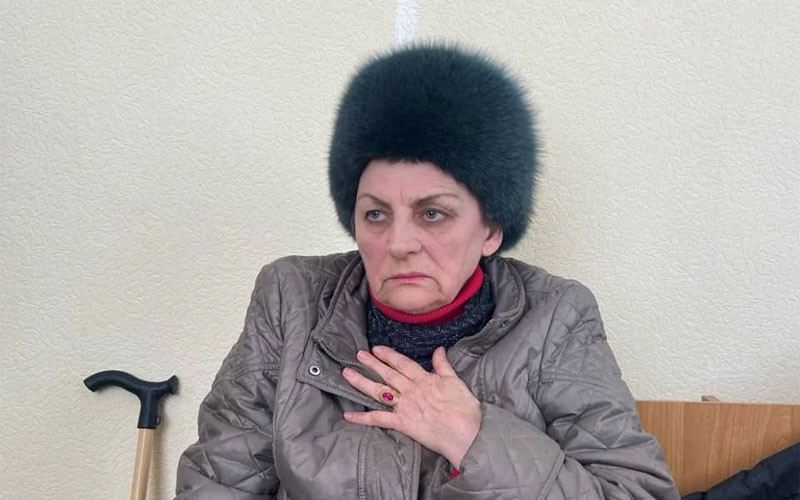 Rossiyada 72 yoshli ayol “harbiylar haqida feyk xabarlar tarqatgani uchun” qamaldi