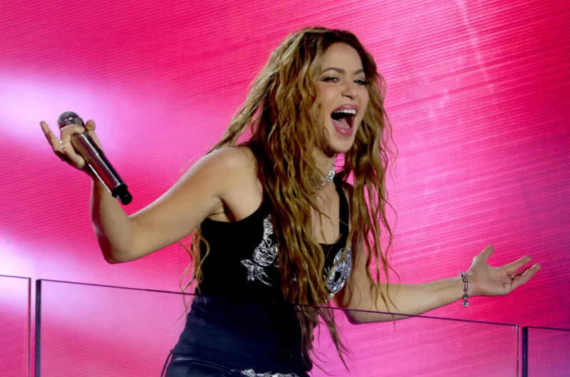 Qo‘shiqchi Shakiraning boshlanishidan bir necha soat avval e’lon qilingan Nyu-Yorkdagi konsertiga qirq ming tomoshabin tashrif buyurdi