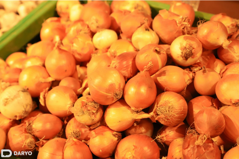 Uzbekistan hits historic onion price lows at $0.12 per kilogram