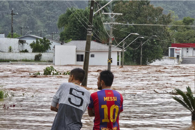 МИД Узбекистана выразил соболезнования пострадавшим в Бразилии и Китае из-за проливных дождей