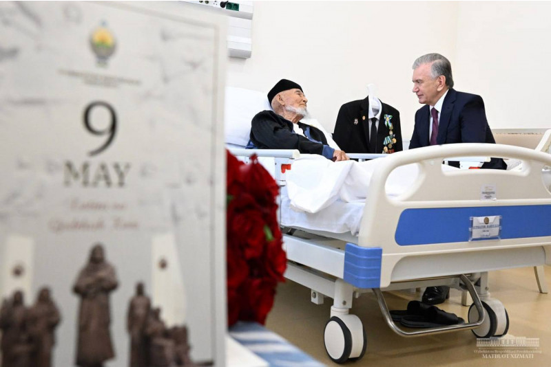 President of Uzbekistan visits World War II veterans at military hospital