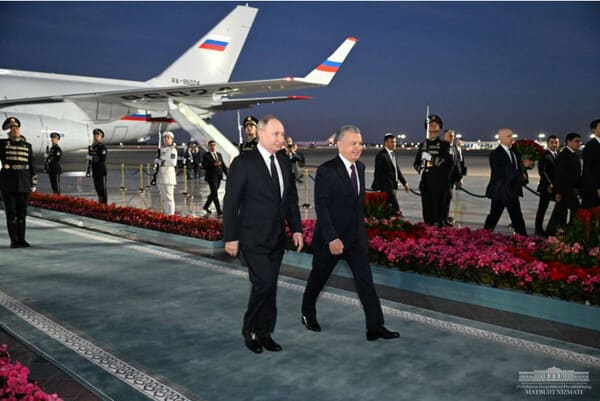 Президент России прибыл в Узбекистан 
