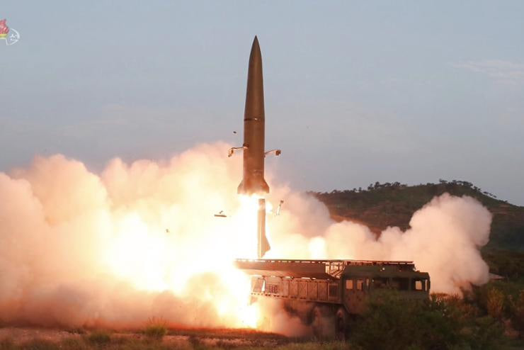 Shimoliy Koreya o‘nga yaqin ballistik raketa uchirdi