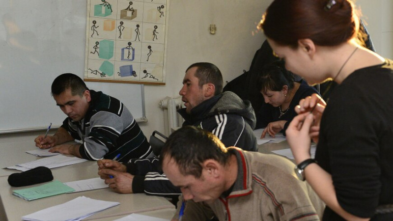 Rus tili imtihonidan o‘ta olmagan migrantlar soni 10 barobar oshdi — Rossiya ta’lim vazirligi